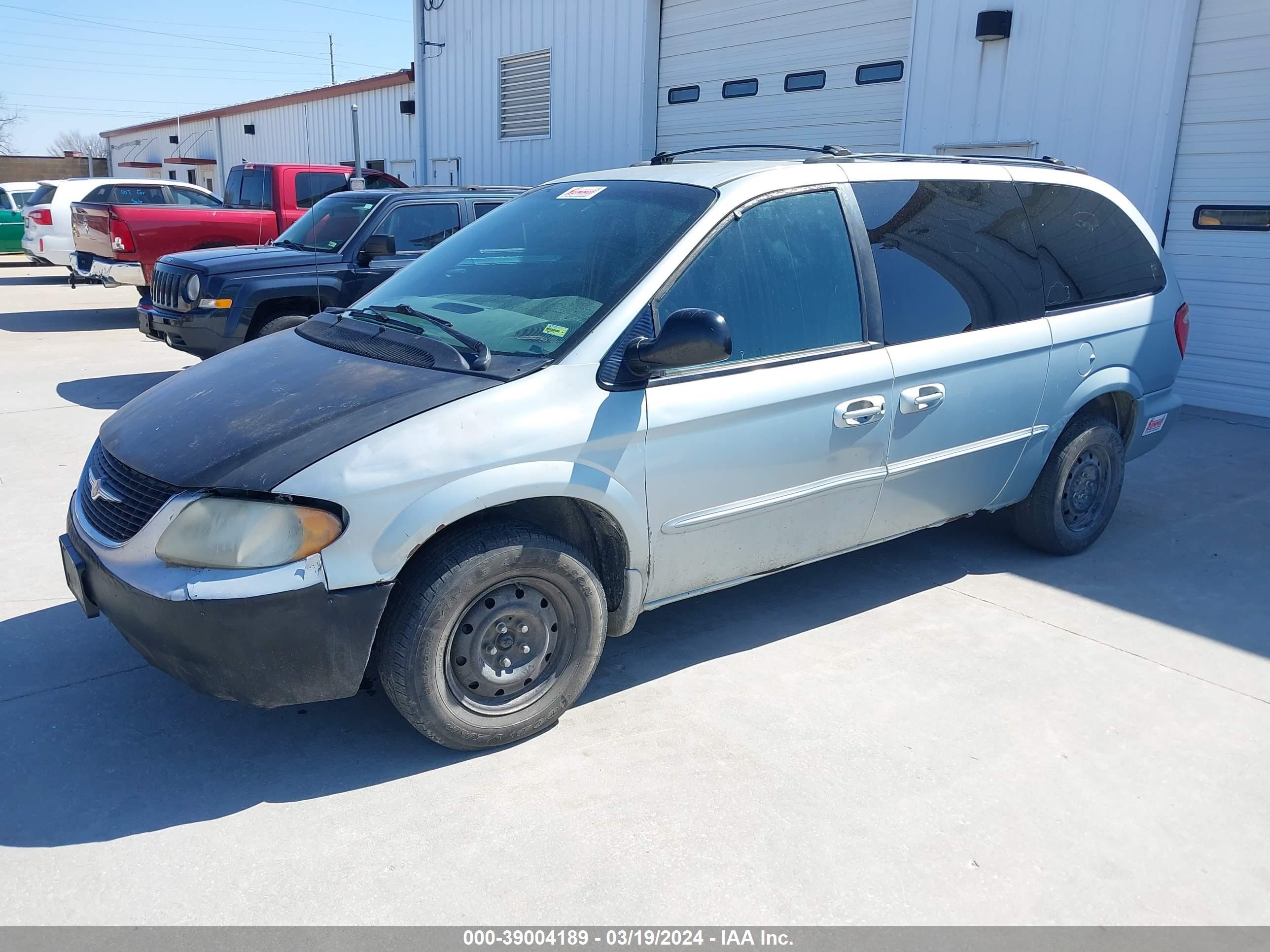 Photo 1 VIN: 2C4GP44372R643346 - CHRYSLER TOWN & COUNTRY 