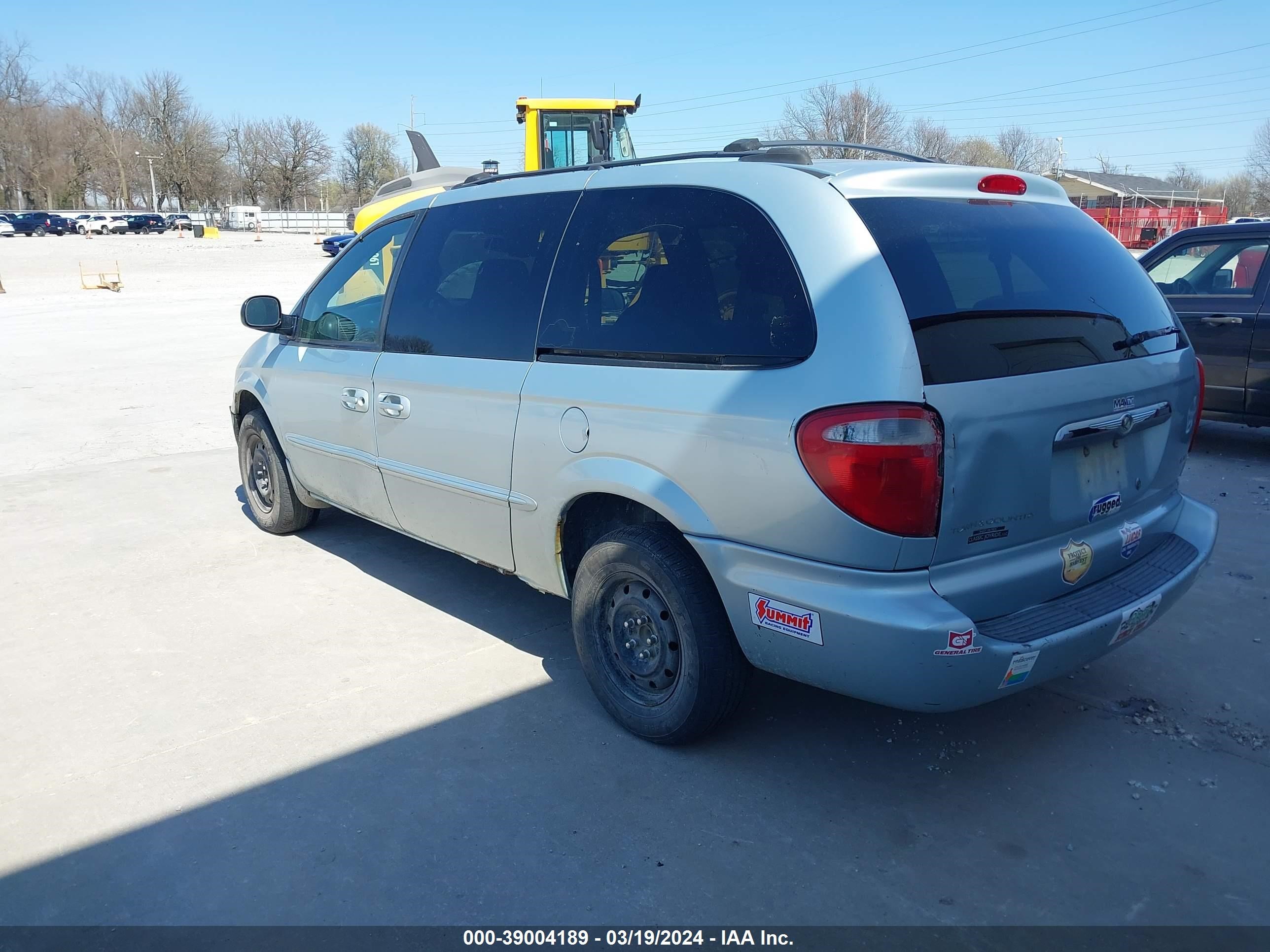 Photo 2 VIN: 2C4GP44372R643346 - CHRYSLER TOWN & COUNTRY 