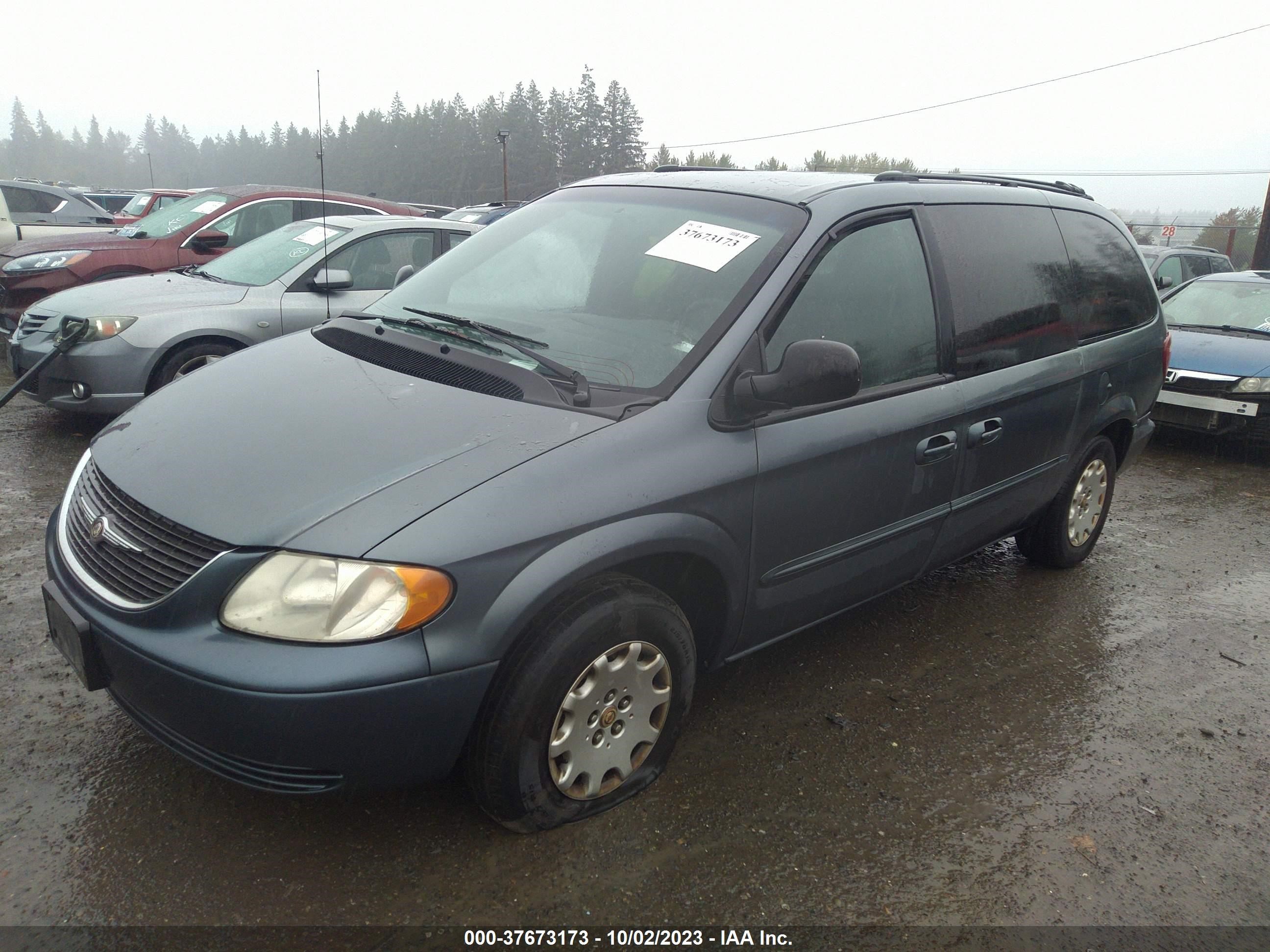 Photo 1 VIN: 2C4GP44382R747084 - CHRYSLER TOWN & COUNTRY 