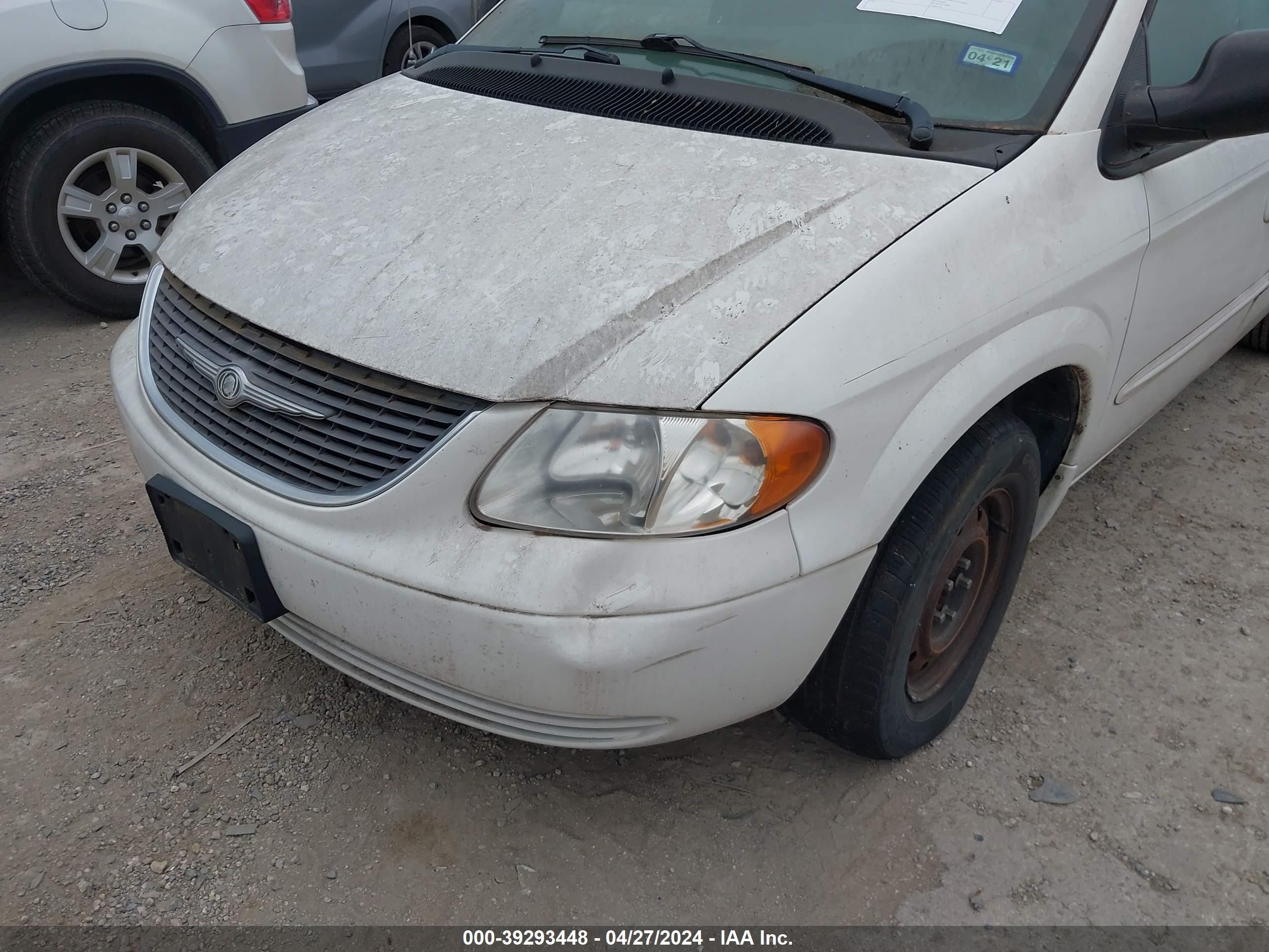 Photo 5 VIN: 2C4GP44383R311336 - CHRYSLER TOWN & COUNTRY 