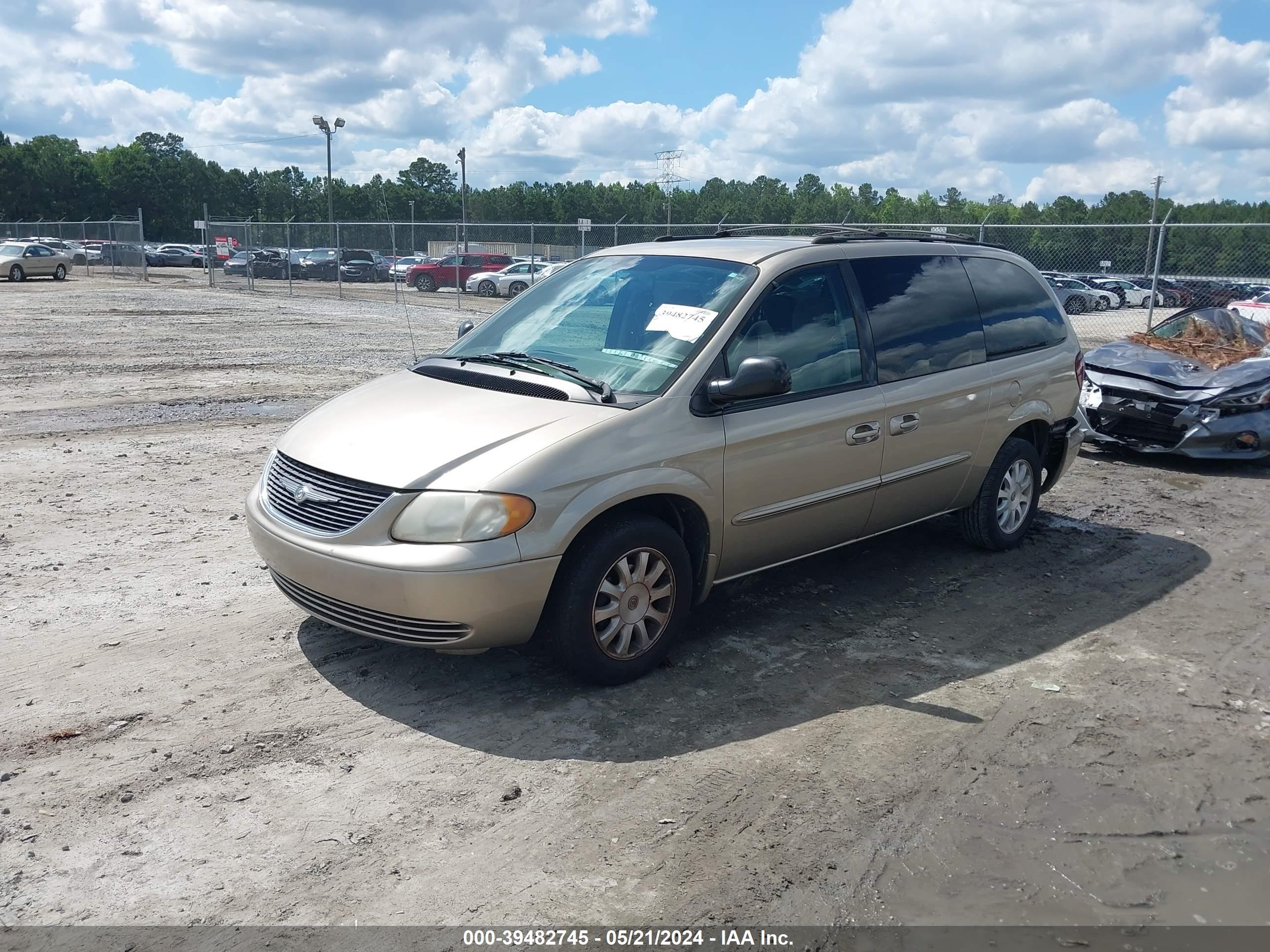 Photo 1 VIN: 2C4GP44L43R282871 - CHRYSLER TOWN & COUNTRY 