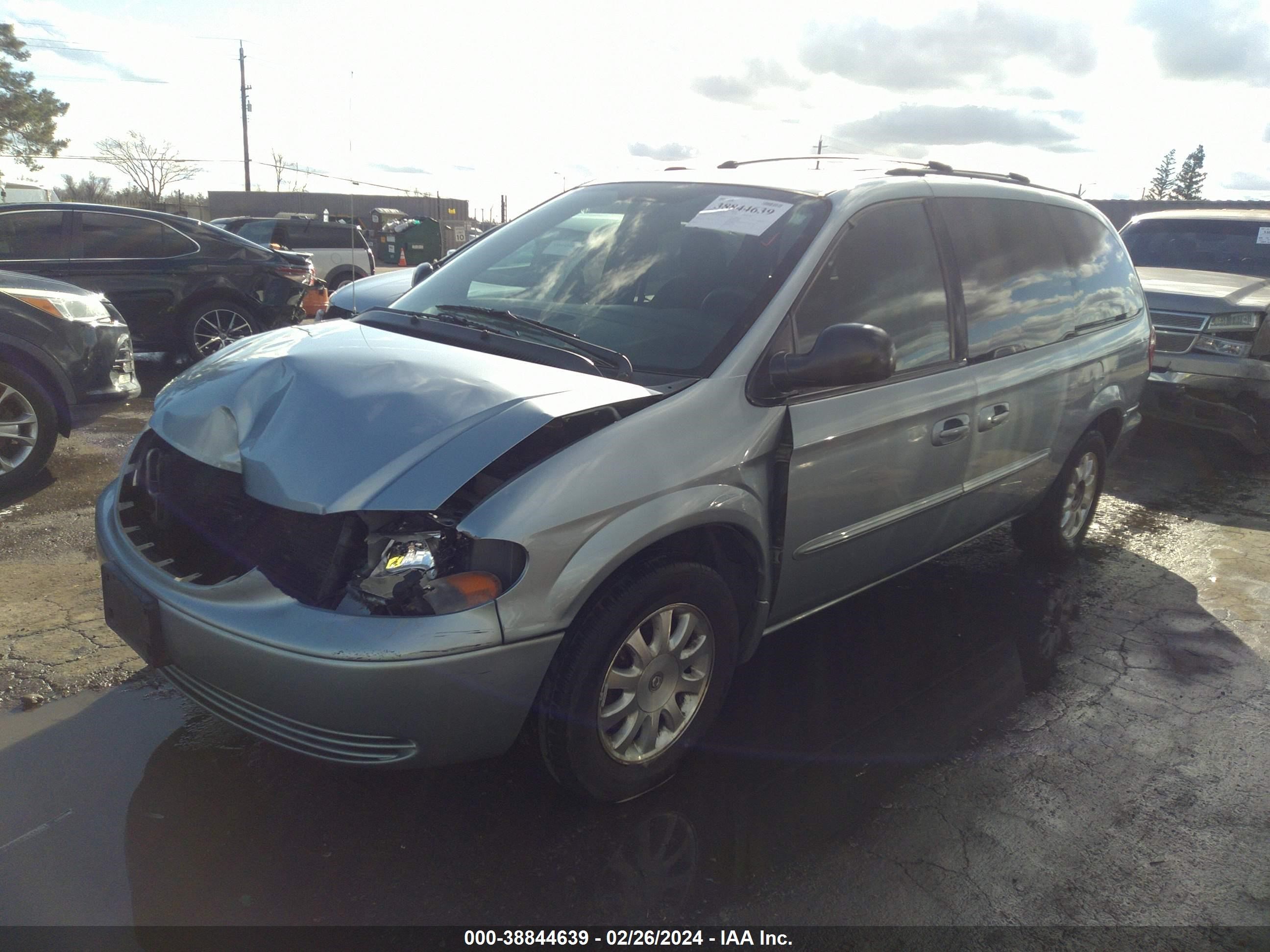 Photo 1 VIN: 2C4GP44L53R238328 - CHRYSLER TOWN & COUNTRY 