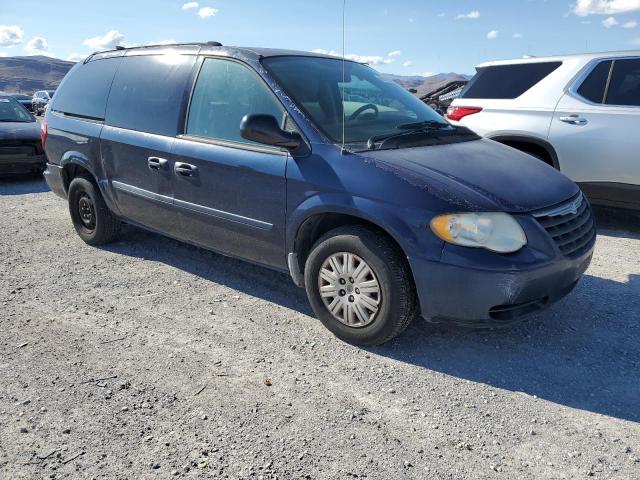 Photo 3 VIN: 2C4GP44R05R379895 - CHRYSLER TOWN & COU 