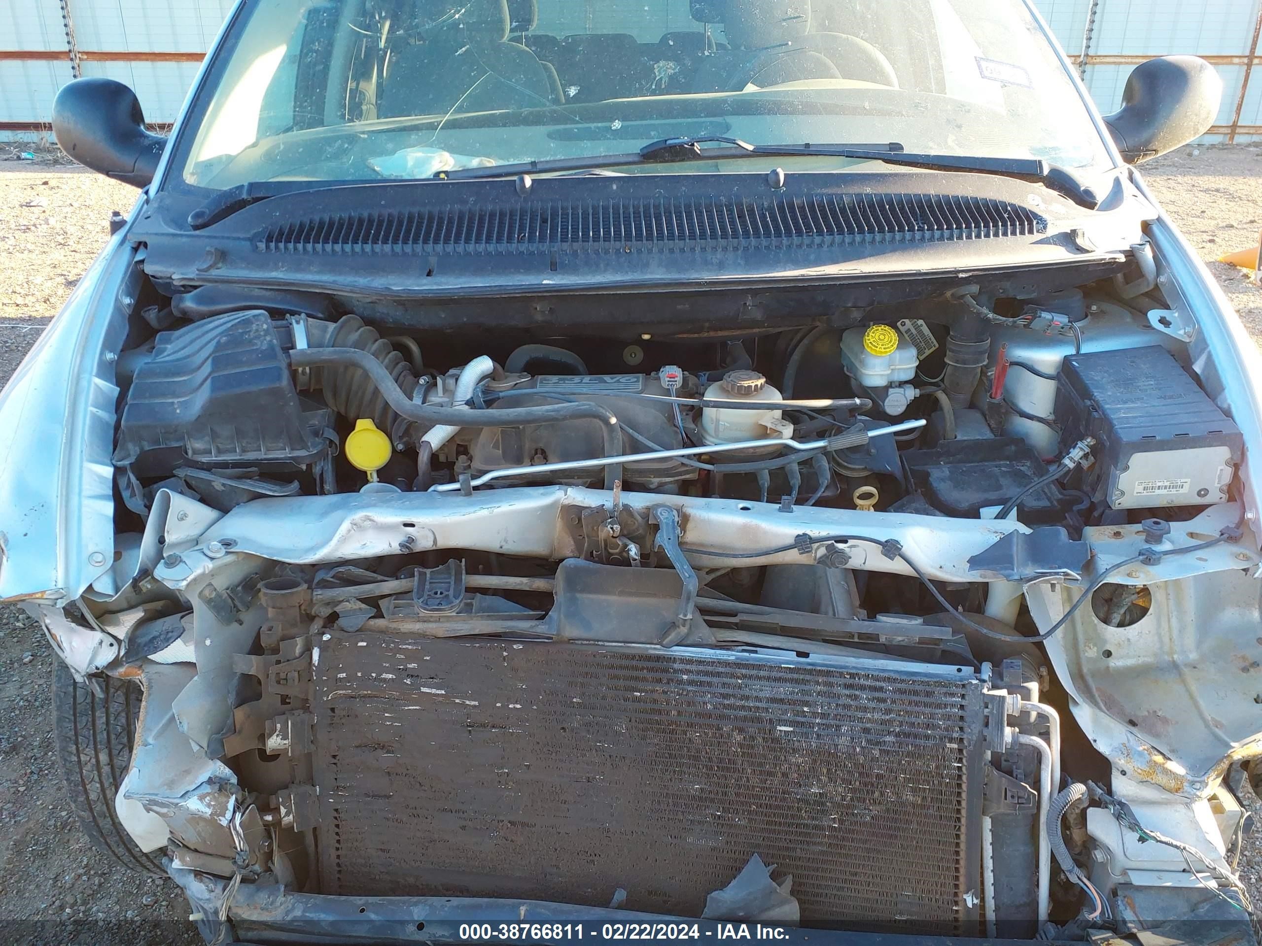 Photo 9 VIN: 2C4GP44R05R589932 - CHRYSLER TOWN & COUNTRY 