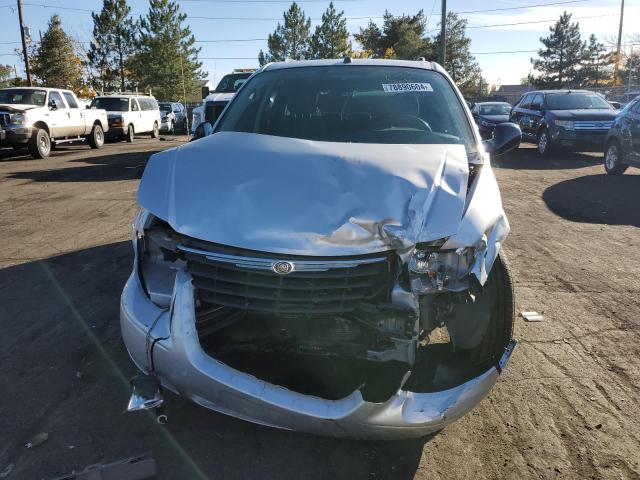 Photo 4 VIN: 2C4GP44R15R597358 - CHRYSLER TOWN & COU 