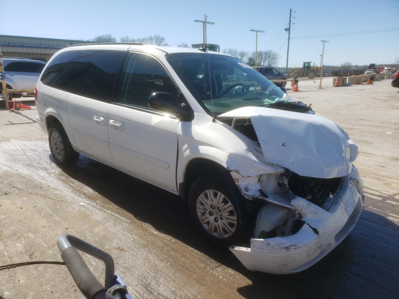 Photo 3 VIN: 2C4GP44R25R590726 - CHRYSLER TOWN & COUNTRY 