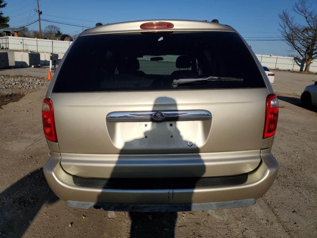 Photo 5 VIN: 2C4GP44R55R232424 - CHRYSLER TOWN & COUNTRY 