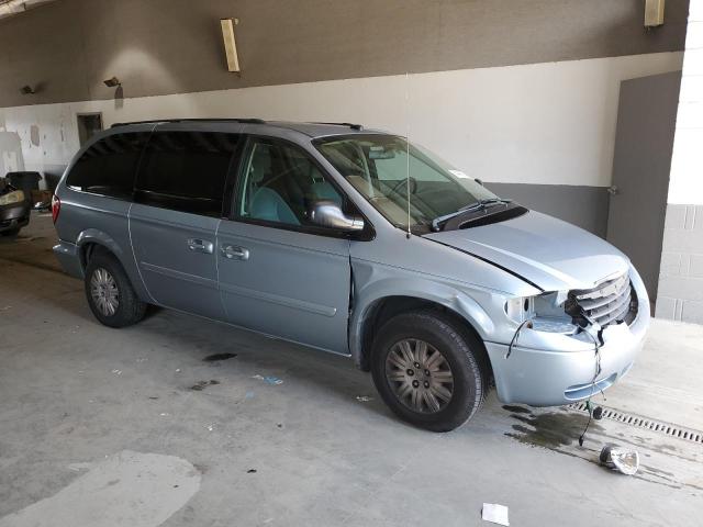 Photo 3 VIN: 2C4GP44R55R440237 - CHRYSLER TOWN & COU 