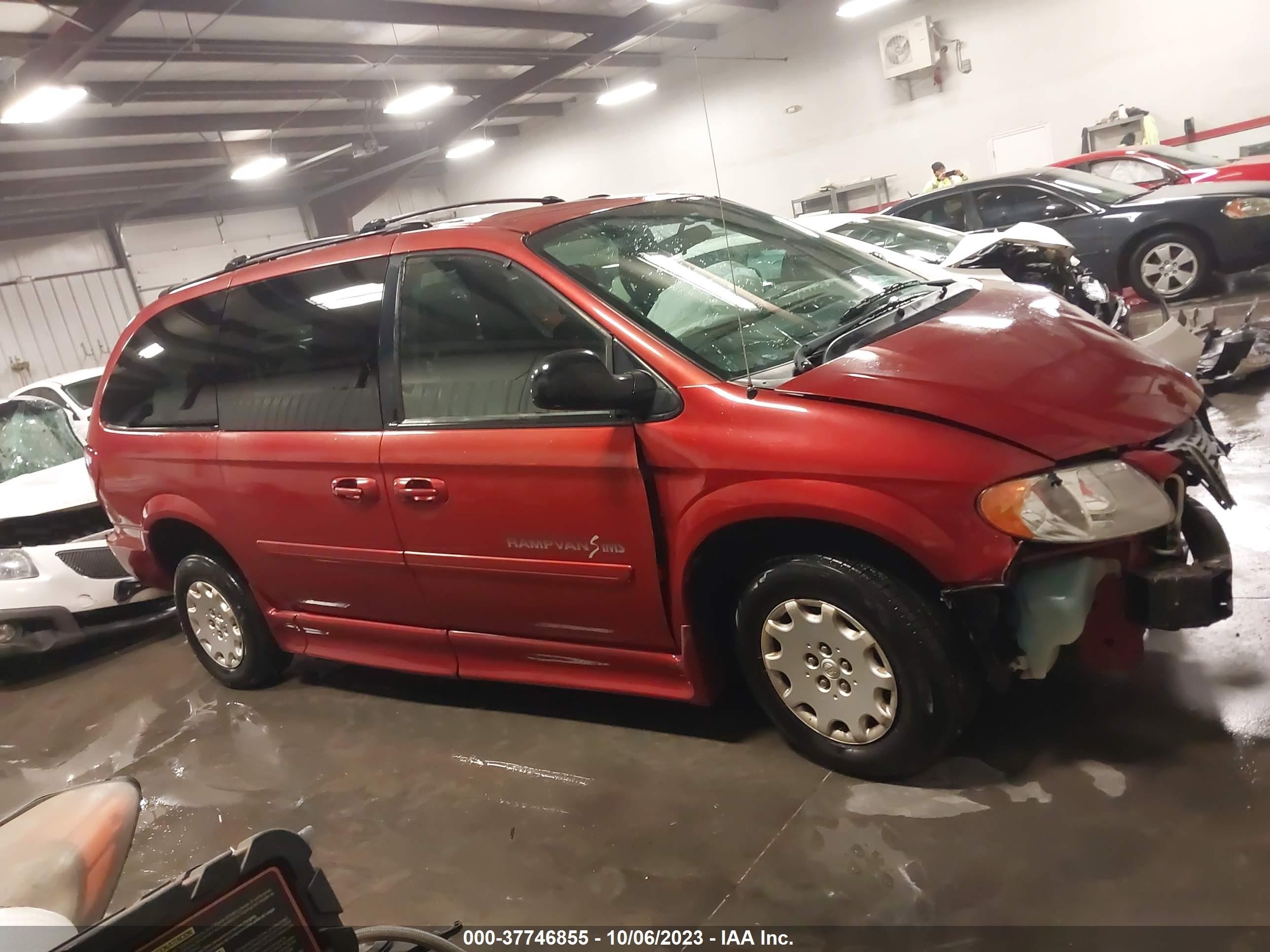 Photo 13 VIN: 2C4GP44R64R621765 - CHRYSLER TOWN & COUNTRY 