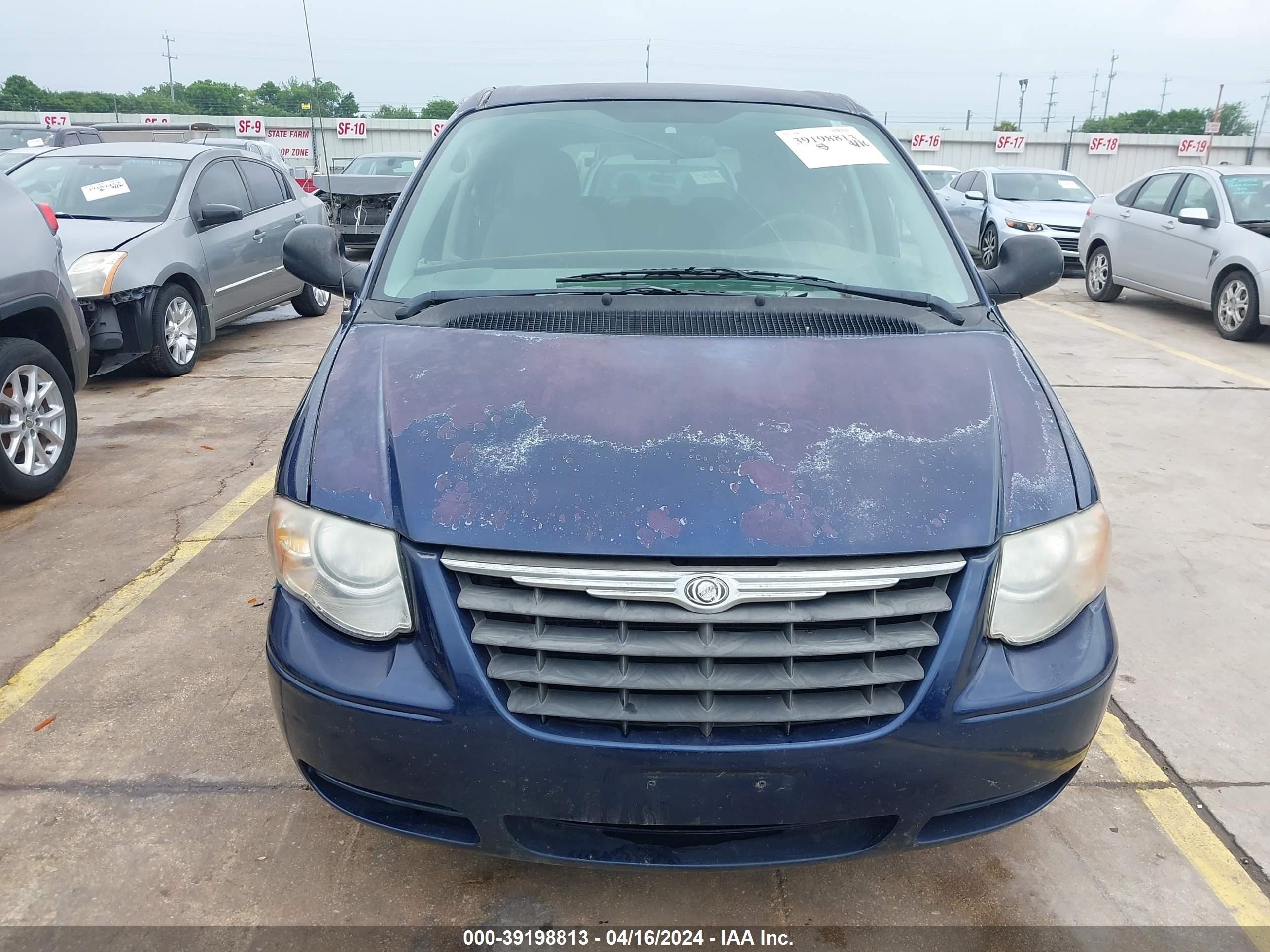 Photo 11 VIN: 2C4GP44R65R433491 - CHRYSLER TOWN & COUNTRY 