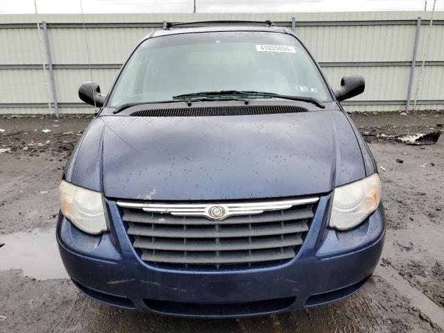 Photo 4 VIN: 2C4GP44R65R499412 - CHRYSLER MINIVAN 