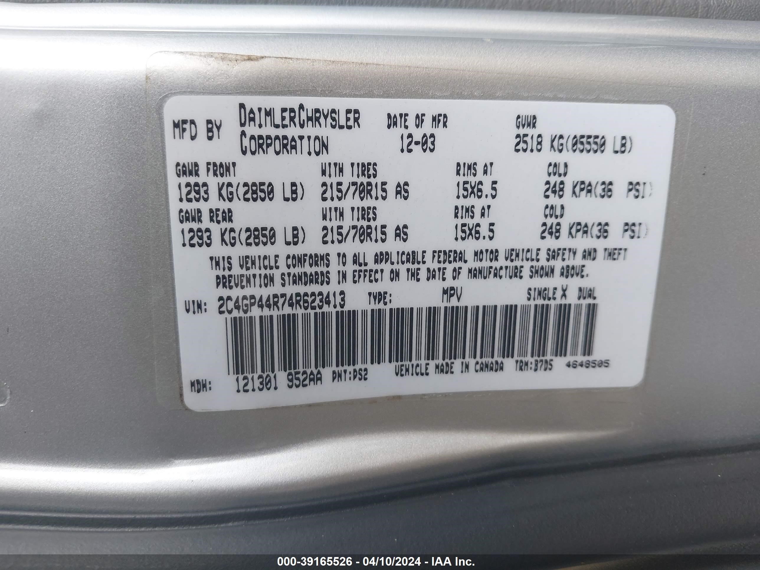 Photo 8 VIN: 2C4GP44R74R623413 - CHRYSLER TOWN & COUNTRY 