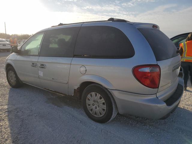 Photo 1 VIN: 2C4GP44R85R113945 - CHRYSLER TOWN & COU 