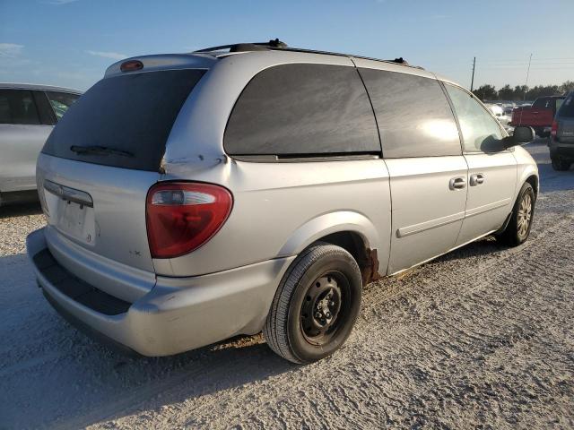 Photo 2 VIN: 2C4GP44R85R113945 - CHRYSLER TOWN & COU 