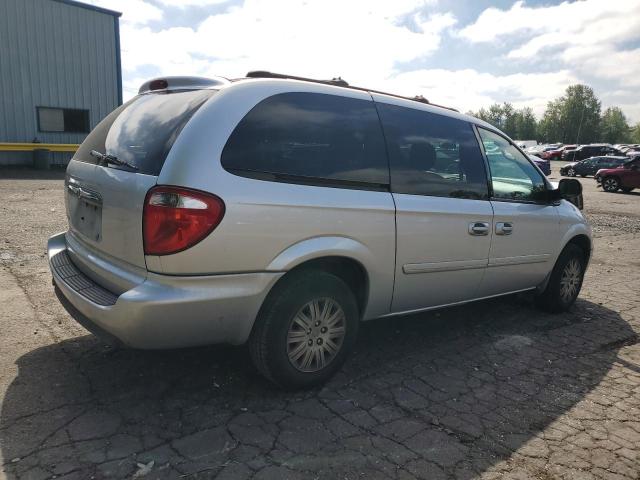 Photo 2 VIN: 2C4GP44R85R132009 - CHRYSLER TOWN & COU 