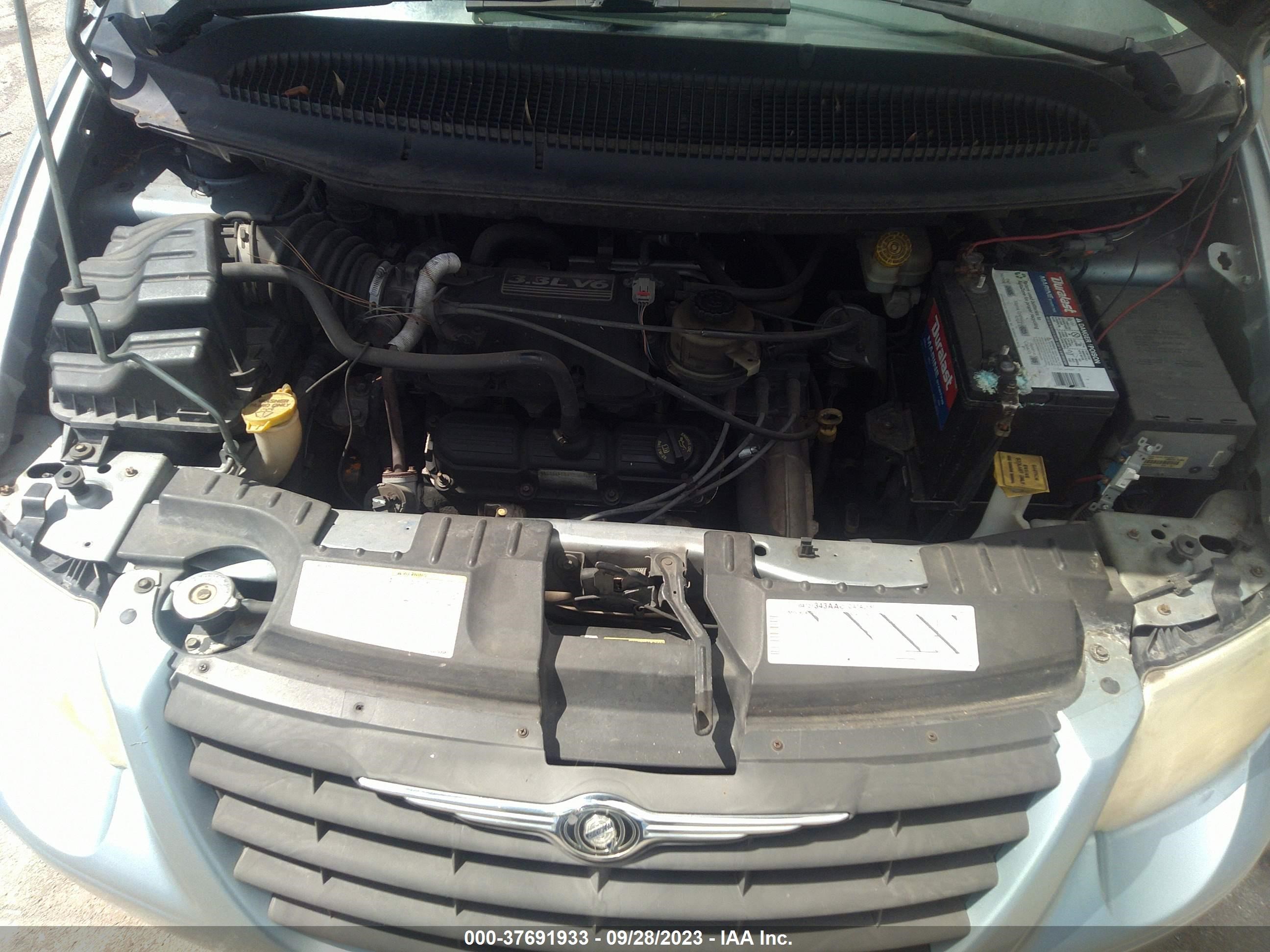 Photo 9 VIN: 2C4GP44R85R590519 - CHRYSLER TOWN & COUNTRY 