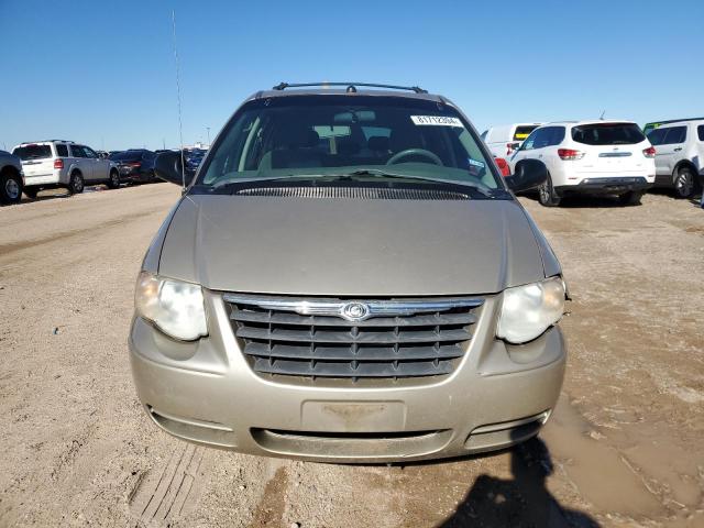 Photo 4 VIN: 2C4GP44R95R518681 - CHRYSLER TOWN & COU 