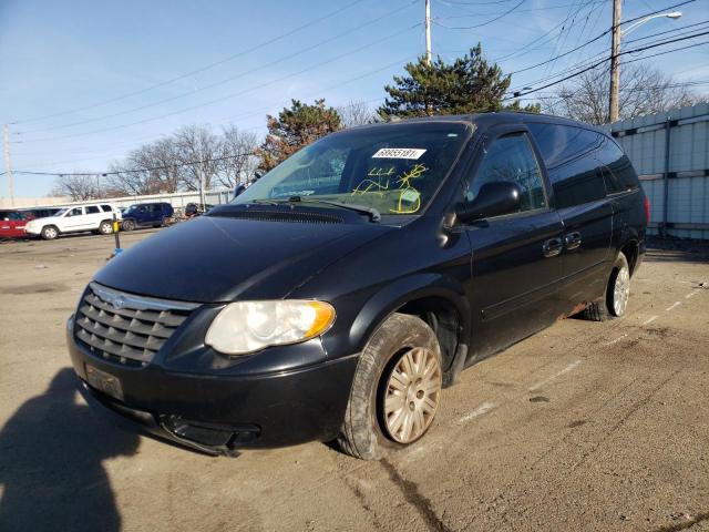 Photo 1 VIN: 2C4GP44R95R551177 - CHRYSLER TOWN &AMP COU 