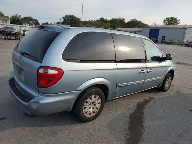 Photo 2 VIN: 2C4GP44RX5R385767 - CHRYSLER TOWN & COU 