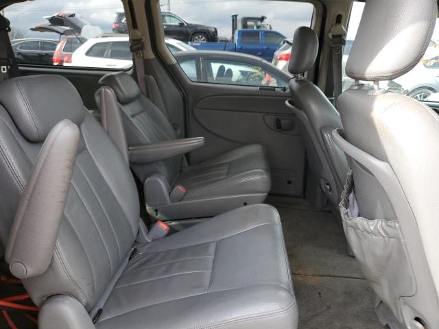 Photo 10 VIN: 2C4GP54L05R258995 - CHRYSLER MINIVAN 