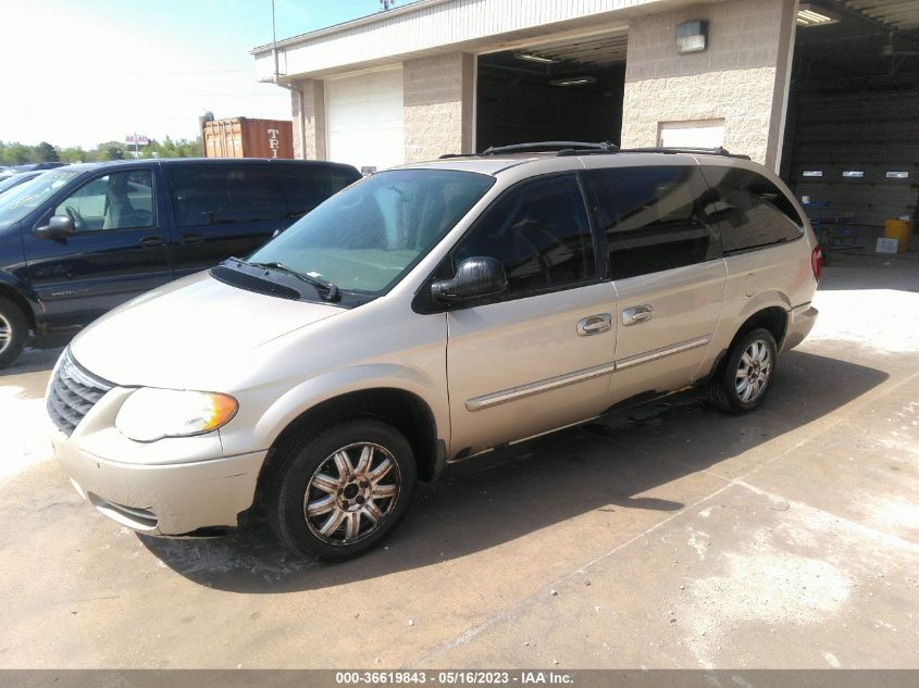 Photo 1 VIN: 2C4GP54L05R317110 - CHRYSLER TOWN & COUNTRY 