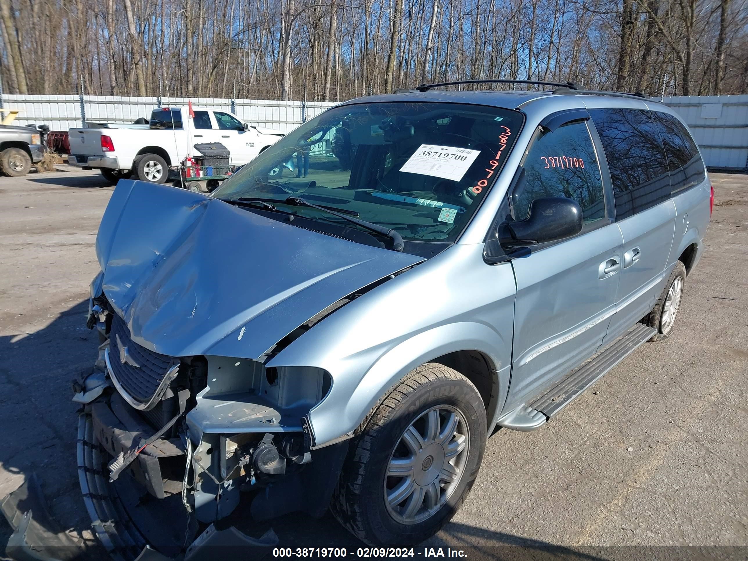 Photo 1 VIN: 2C4GP54L14R617852 - CHRYSLER TOWN & COUNTRY 