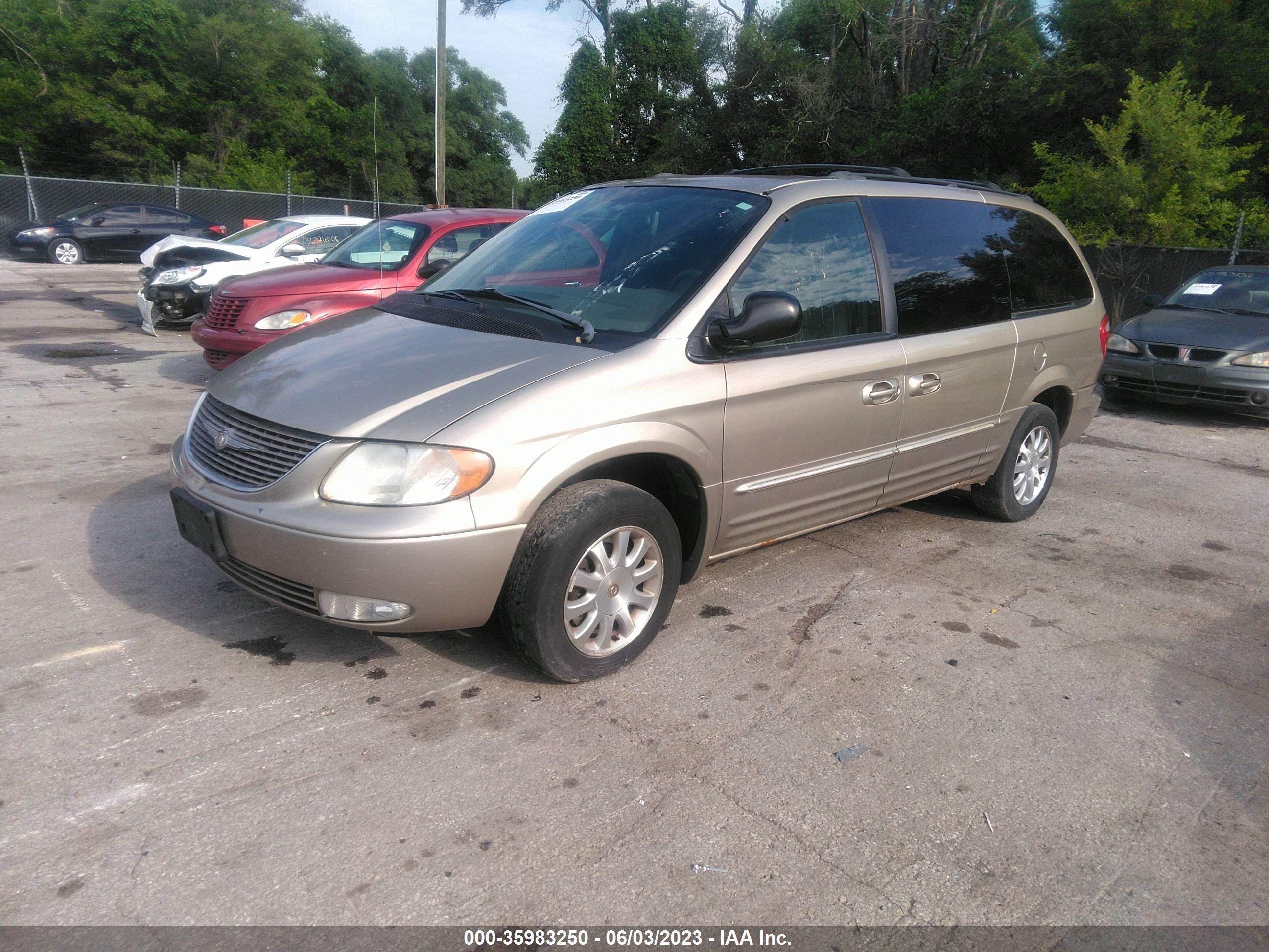 Photo 1 VIN: 2C4GP54L23R152481 - CHRYSLER TOWN & COUNTRY 