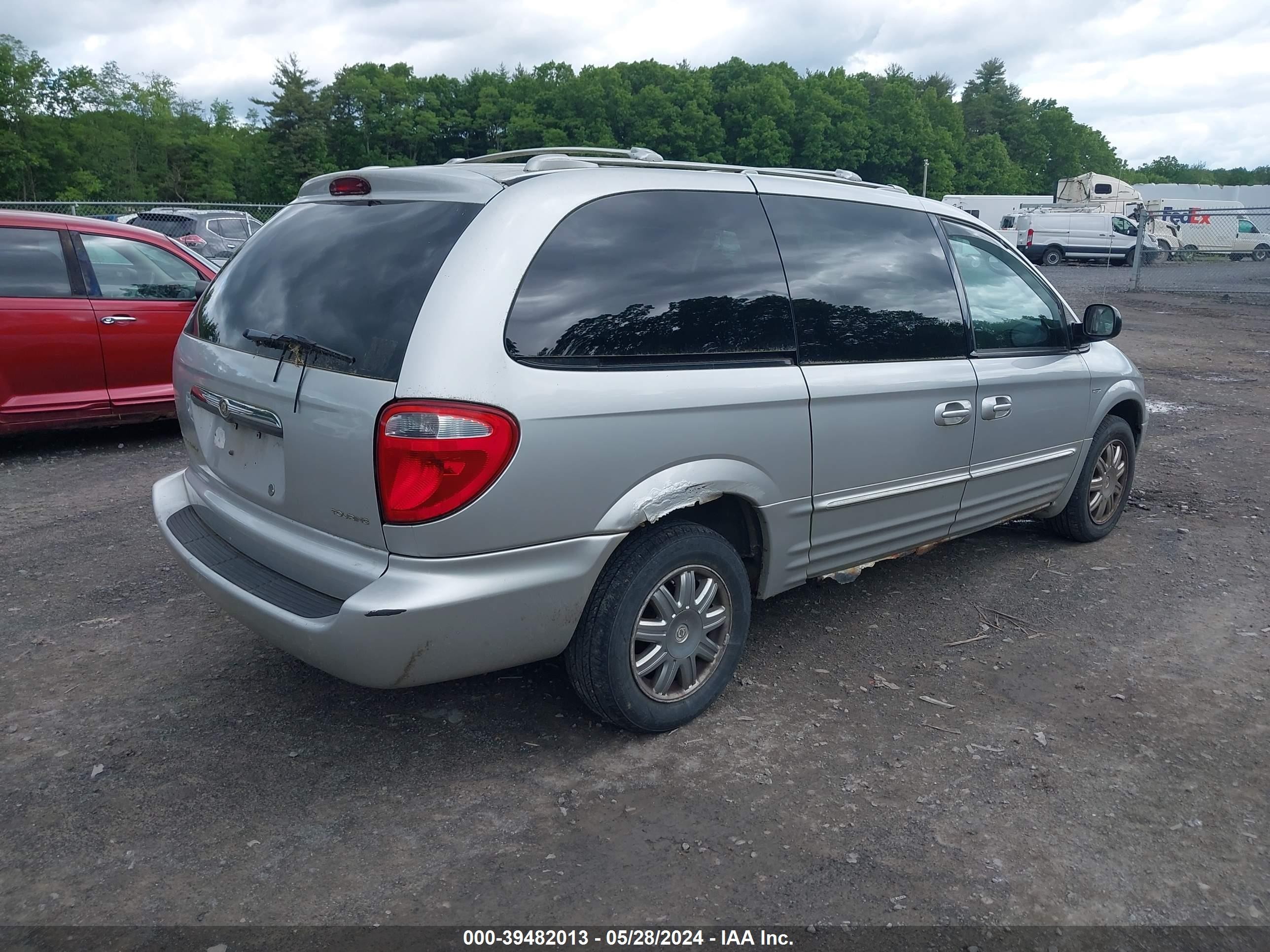 Photo 3 VIN: 2C4GP54L24R566782 - CHRYSLER TOWN & COUNTRY 