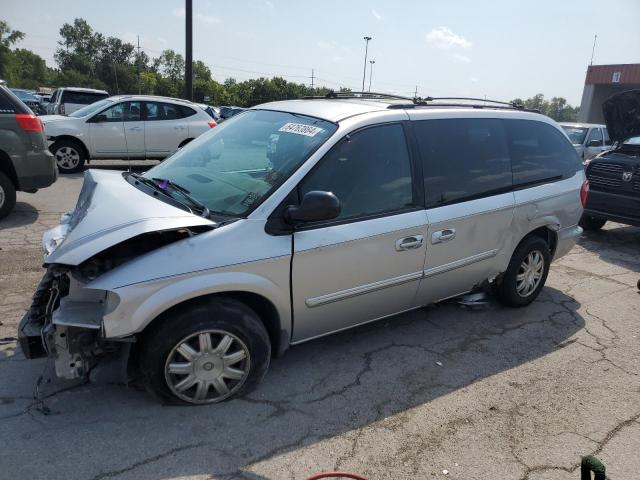 Photo 0 VIN: 2C4GP54L25R144304 - CHRYSLER TOWN & COU 