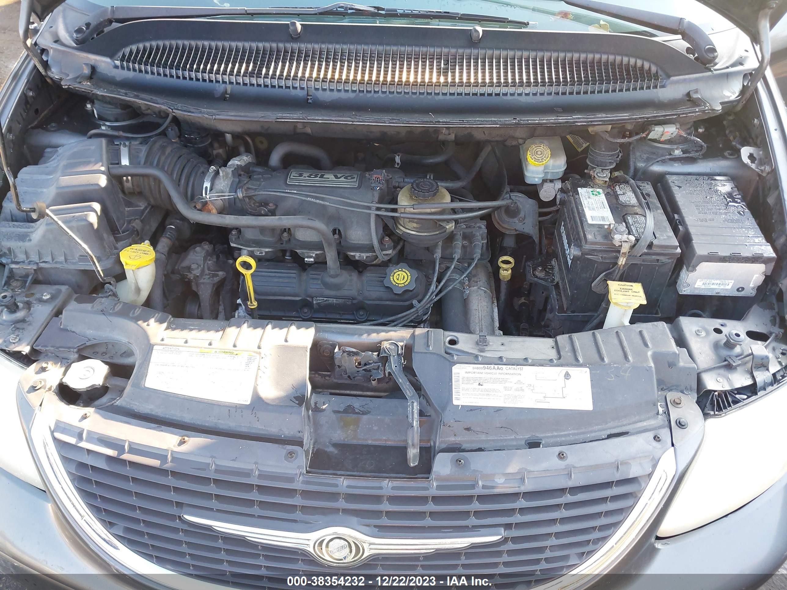 Photo 9 VIN: 2C4GP54L34R545133 - CHRYSLER TOWN & COUNTRY 