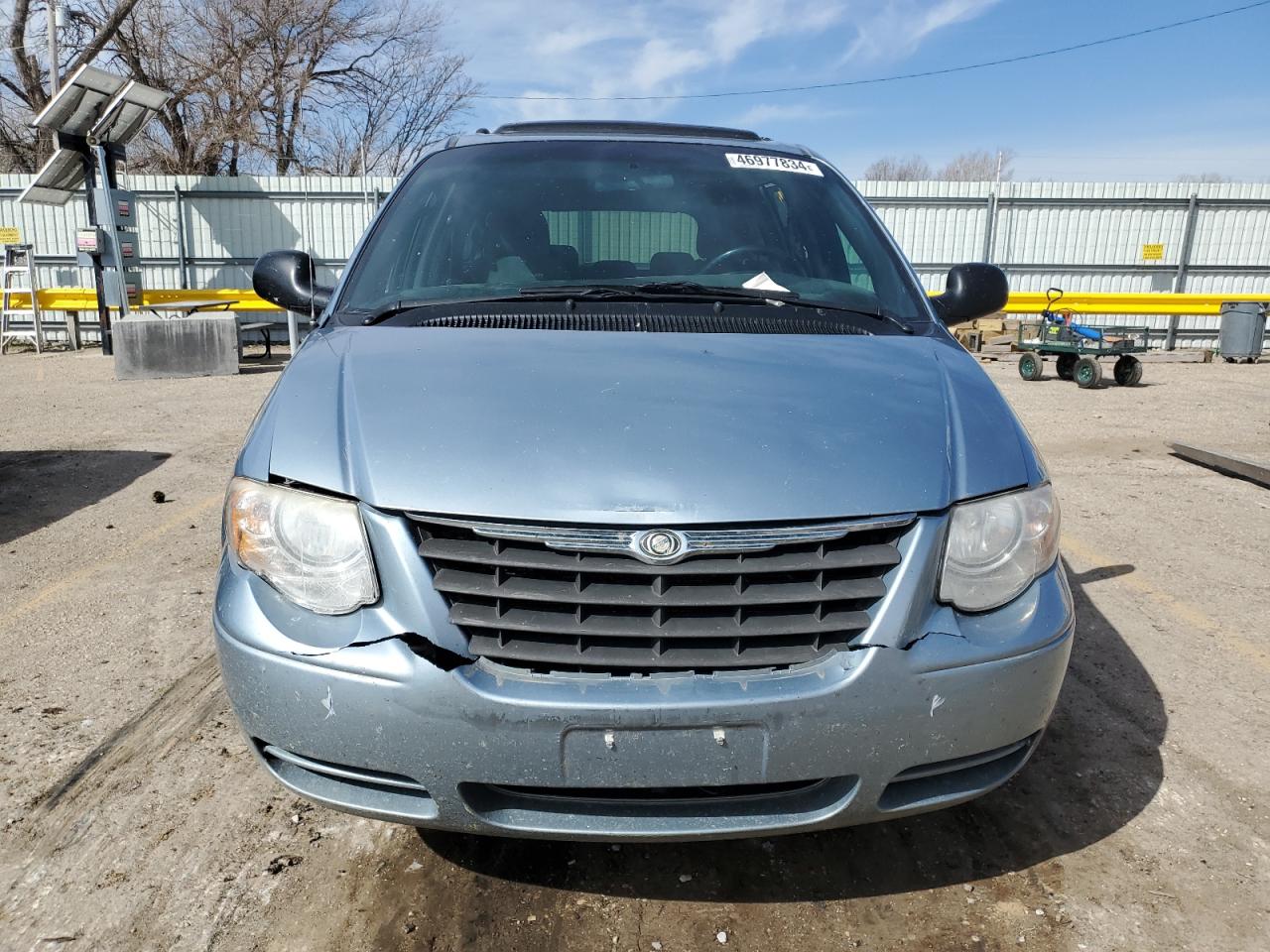 Photo 4 VIN: 2C4GP54L35R102174 - CHRYSLER TOWN & COUNTRY 