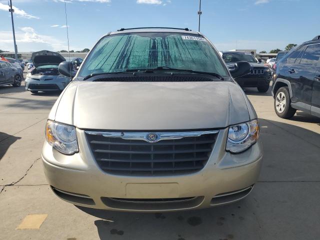 Photo 4 VIN: 2C4GP54L35R118360 - CHRYSLER TOWN & COU 