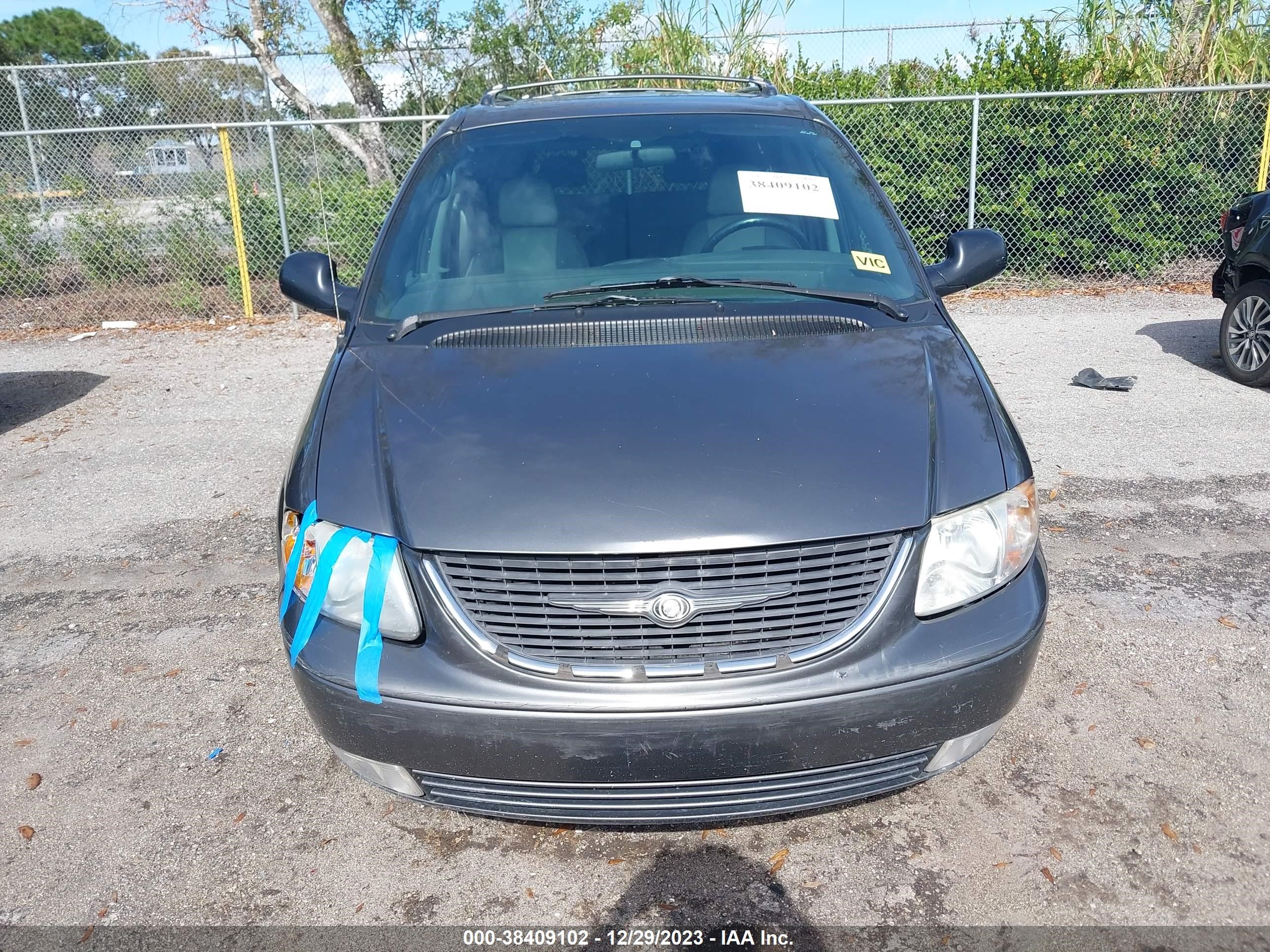 Photo 11 VIN: 2C4GP54L44R546520 - CHRYSLER TOWN & COUNTRY 