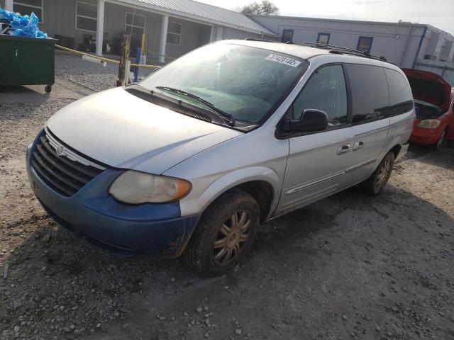 Photo 1 VIN: 2C4GP54L45R214014 - CHRYSLER TOWN &AMP COU 