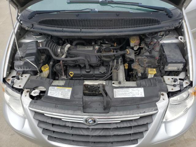 Photo 11 VIN: 2C4GP54L55R542025 - CHRYSLER TOWN & COU 