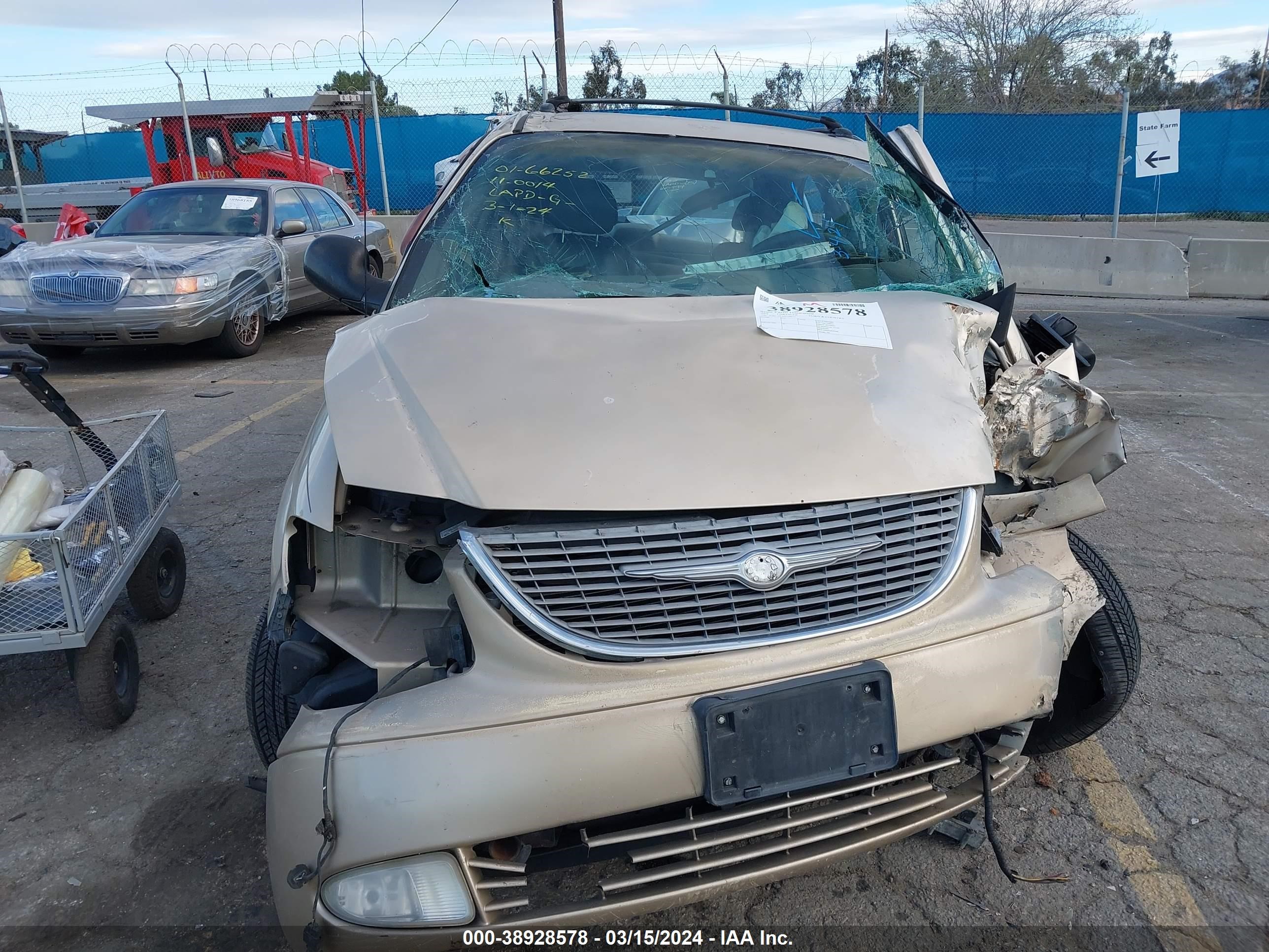 Photo 11 VIN: 2C4GP54L61R168213 - CHRYSLER TOWN & COUNTRY 