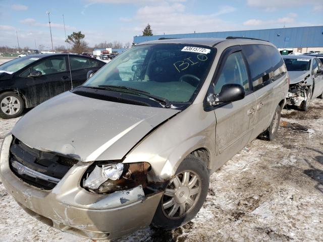 Photo 1 VIN: 2C4GP54L65R217979 - CHRYSLER TOWN &AMP COU 