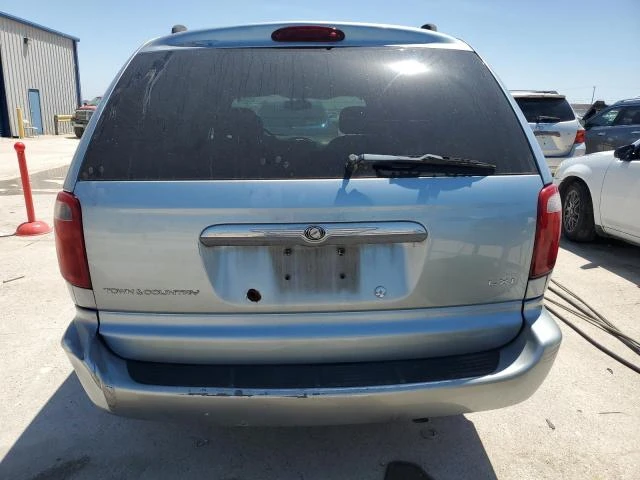 Photo 5 VIN: 2C4GP54L73R383604 - CHRYSLER TOWN & COU 