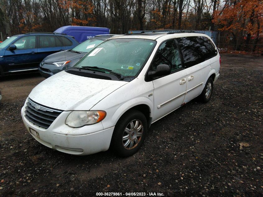 Photo 1 VIN: 2C4GP54L95R352843 - CHRYSLER TOWN & COUNTRY 