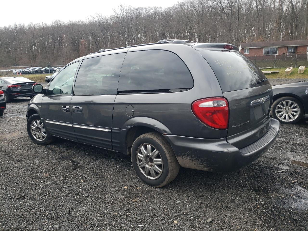 Photo 1 VIN: 2C4GP54LX4R518365 - CHRYSLER TOWN & COUNTRY 