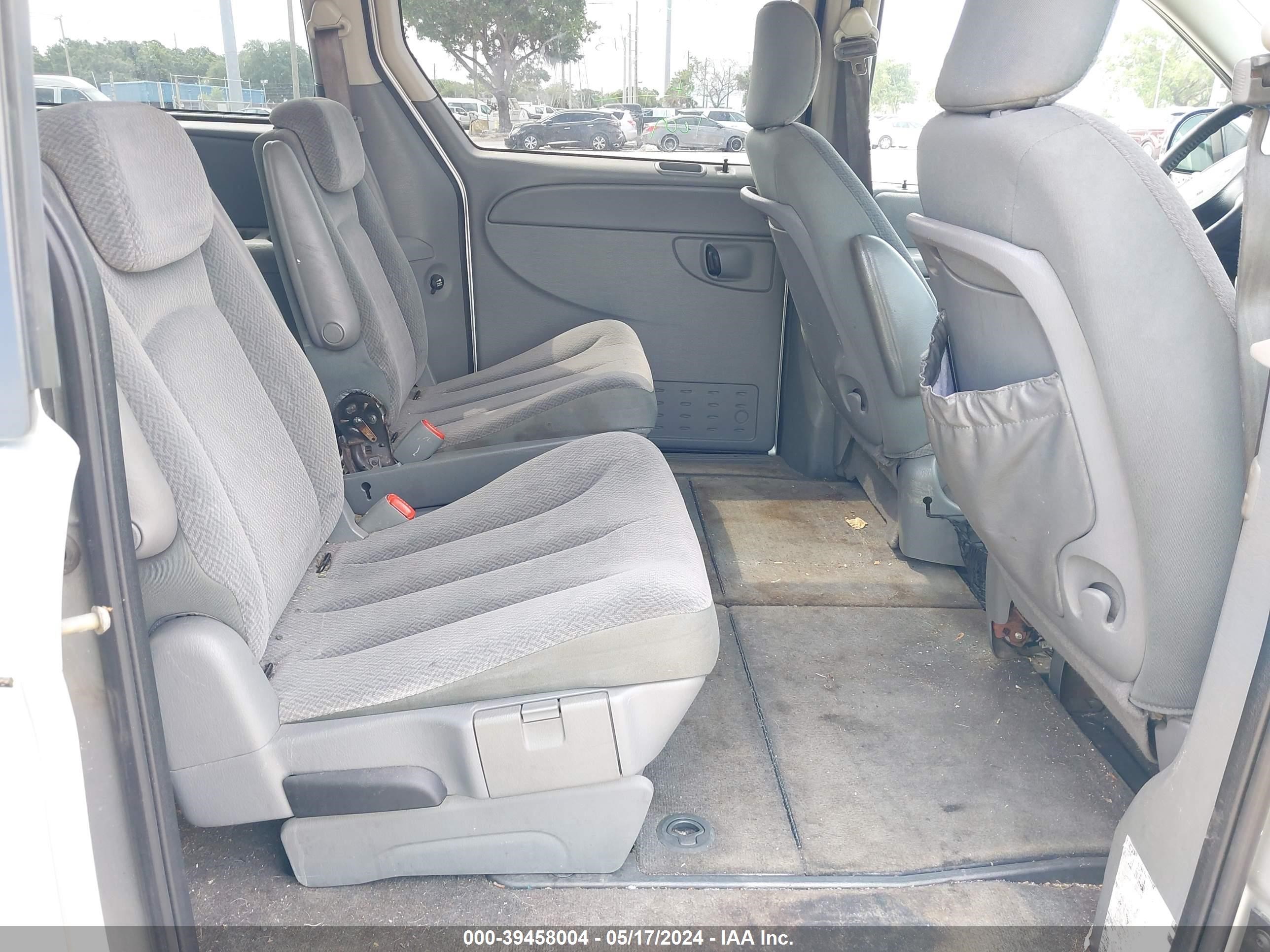 Photo 7 VIN: 2C4GP54LX5R490925 - CHRYSLER TOWN & COUNTRY 