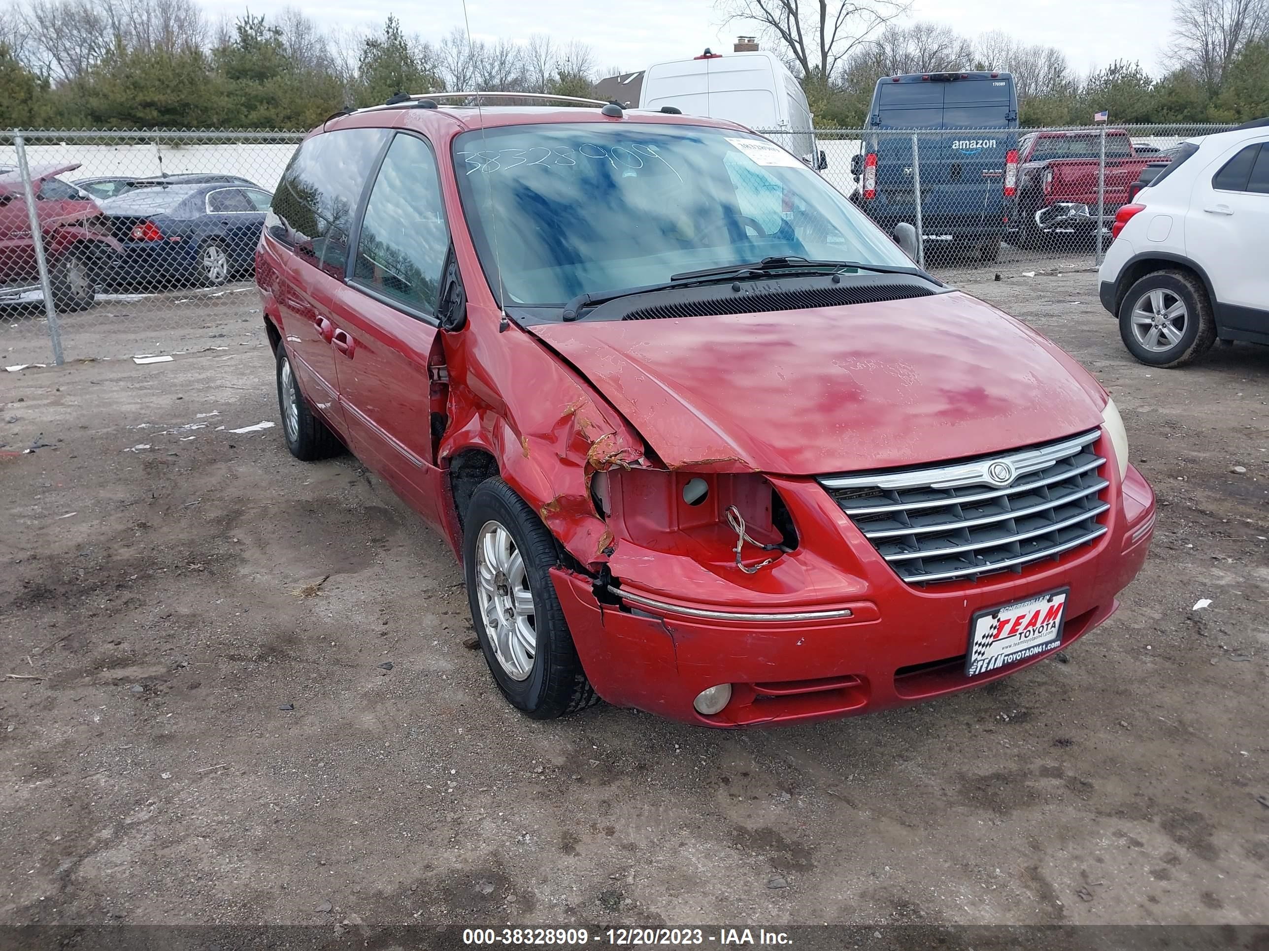 Photo 0 VIN: 2C4GP64L35R373466 - CHRYSLER TOWN & COUNTRY 