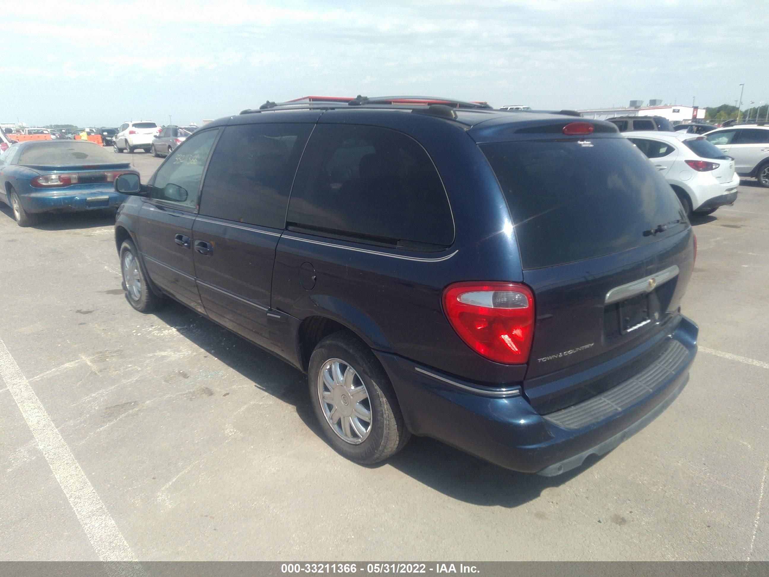 Photo 2 VIN: 2C4GP64L35R490934 - CHRYSLER TOWN & COUNTRY 