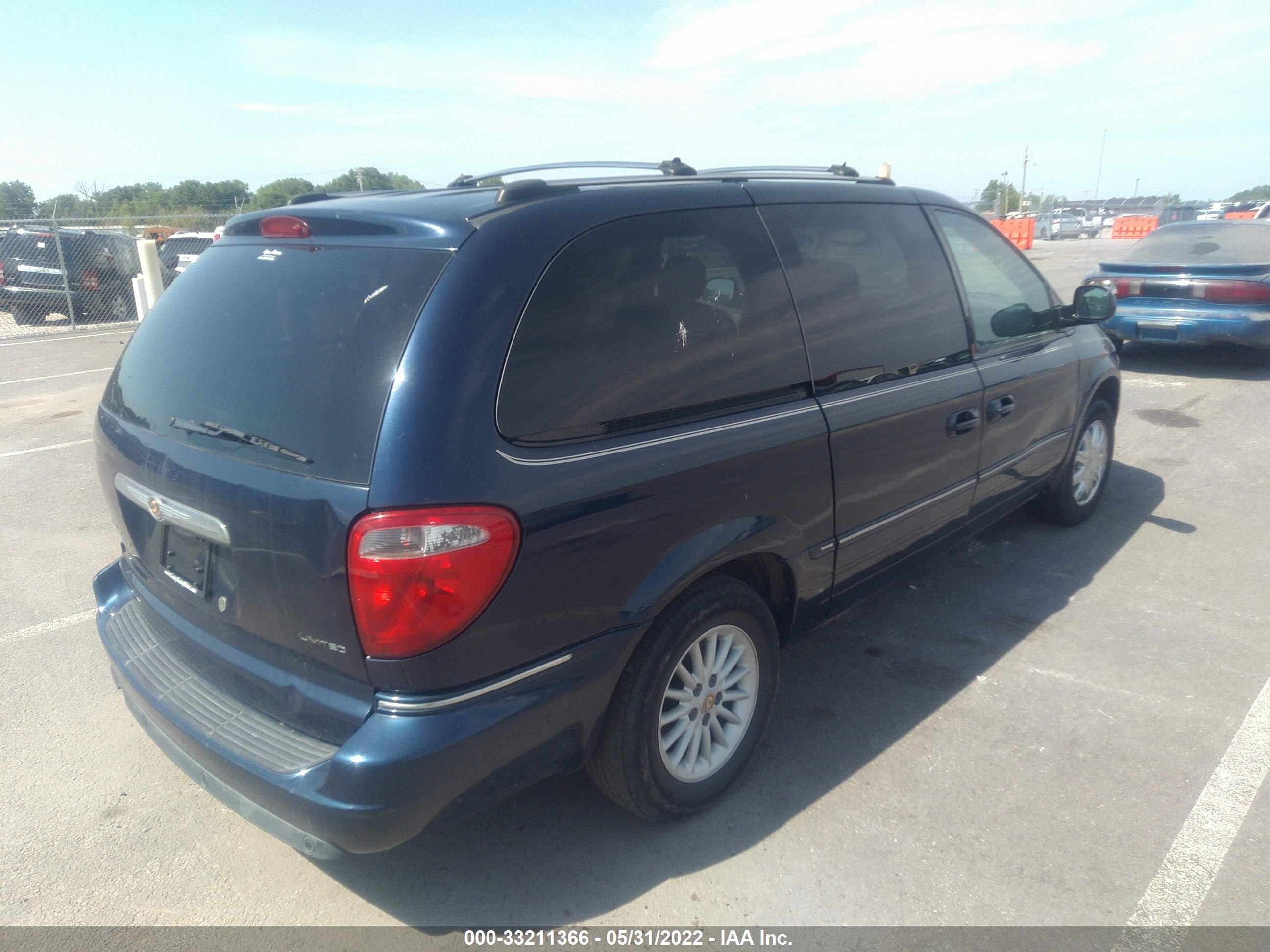 Photo 3 VIN: 2C4GP64L35R490934 - CHRYSLER TOWN & COUNTRY 