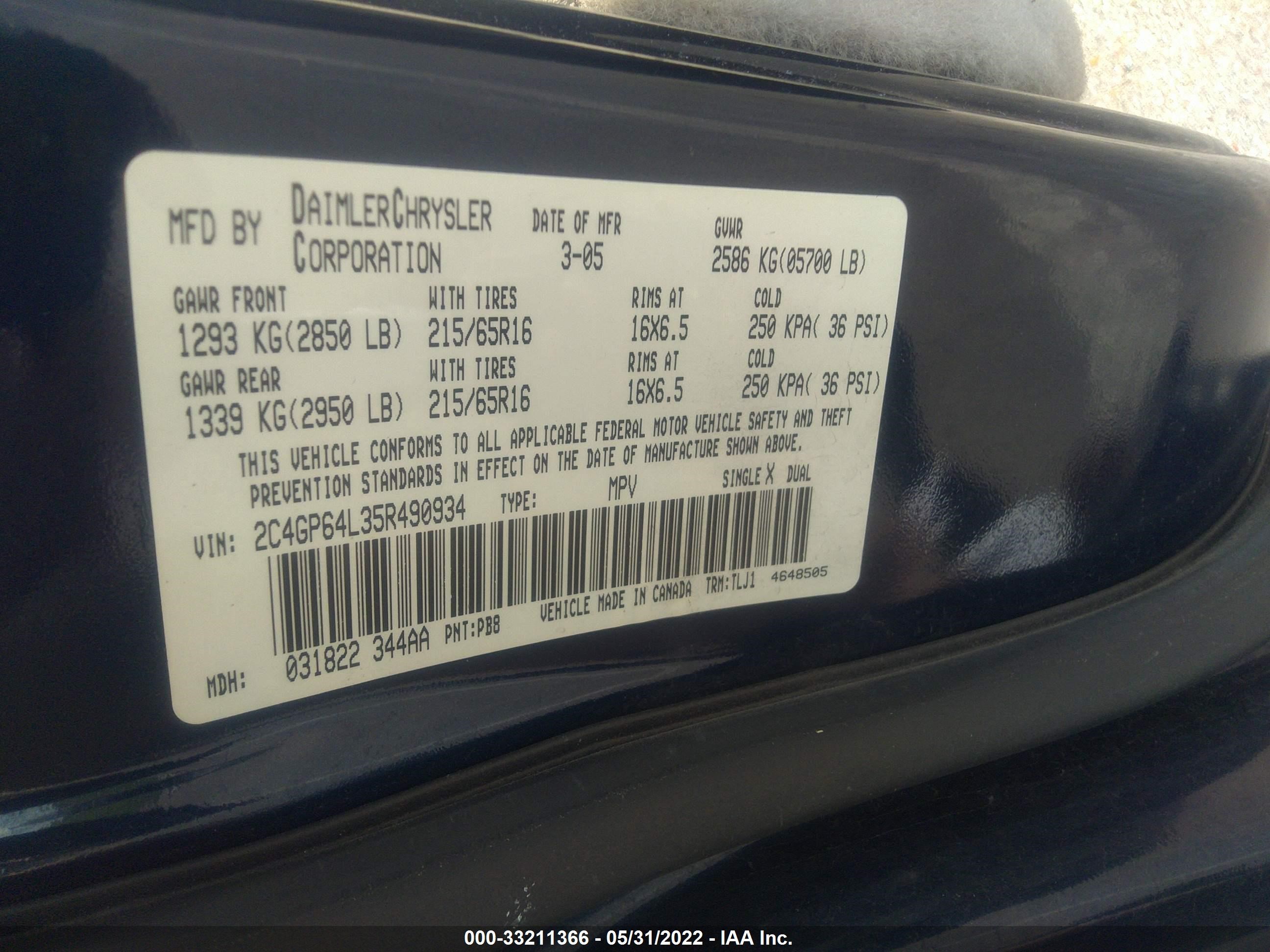 Photo 8 VIN: 2C4GP64L35R490934 - CHRYSLER TOWN & COUNTRY 