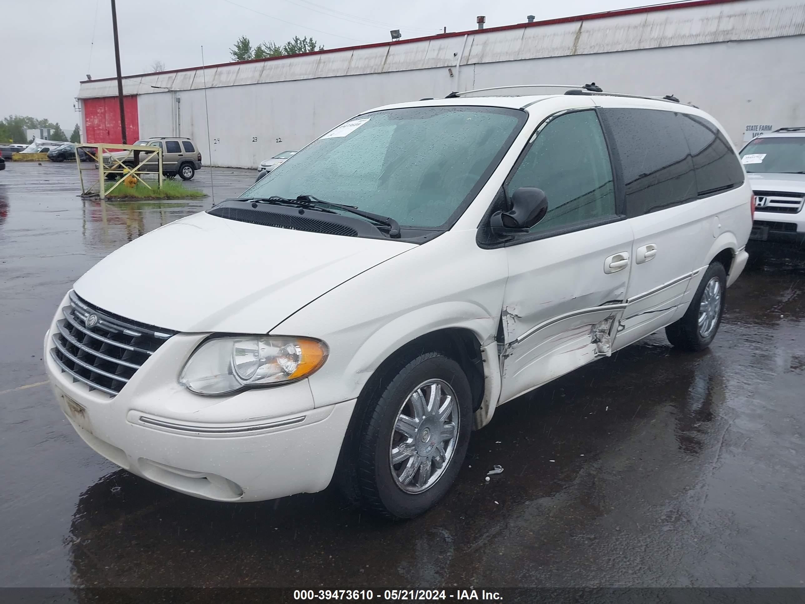 Photo 1 VIN: 2C4GP64L65R259087 - CHRYSLER TOWN & COUNTRY 