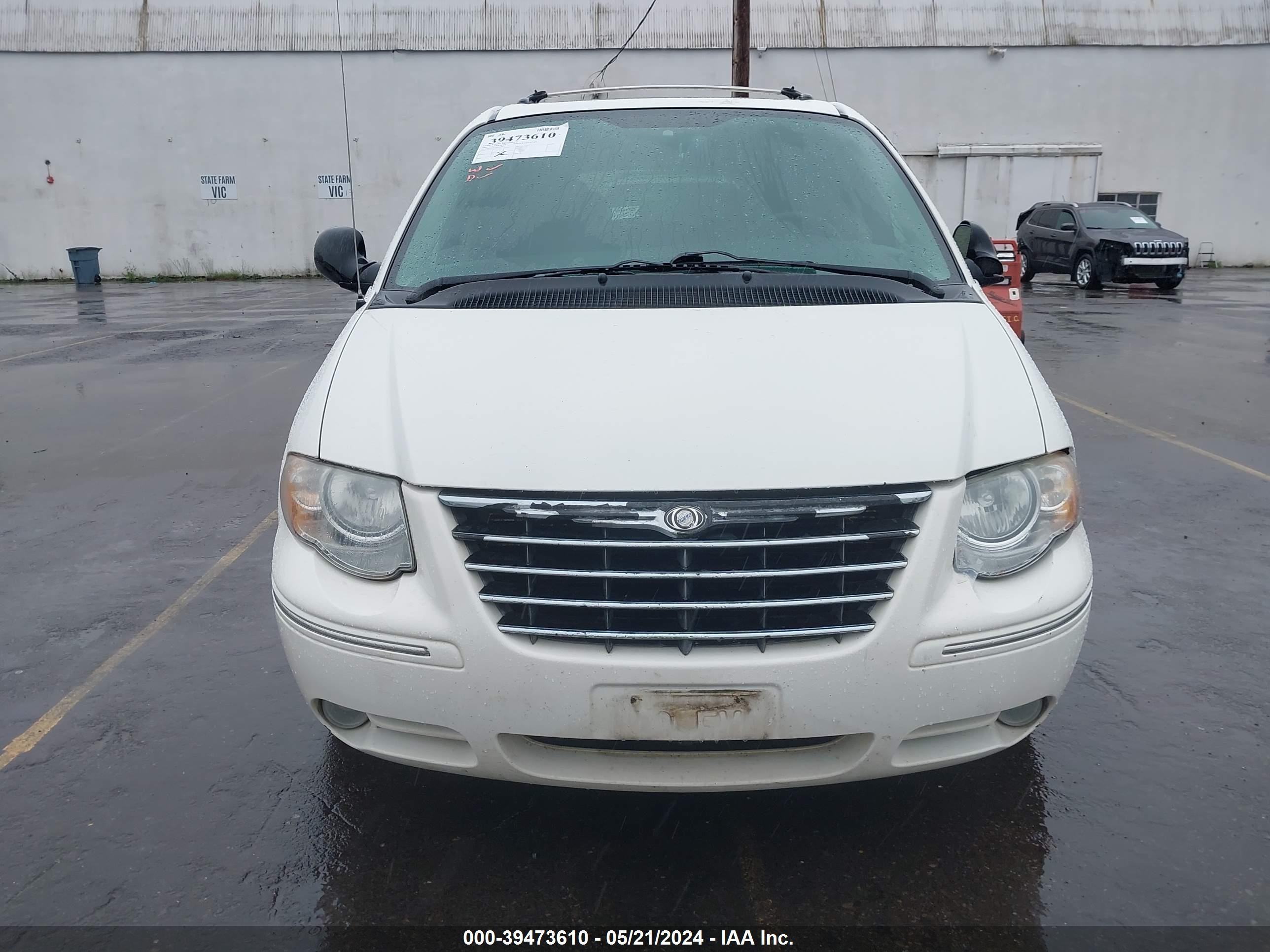 Photo 11 VIN: 2C4GP64L65R259087 - CHRYSLER TOWN & COUNTRY 