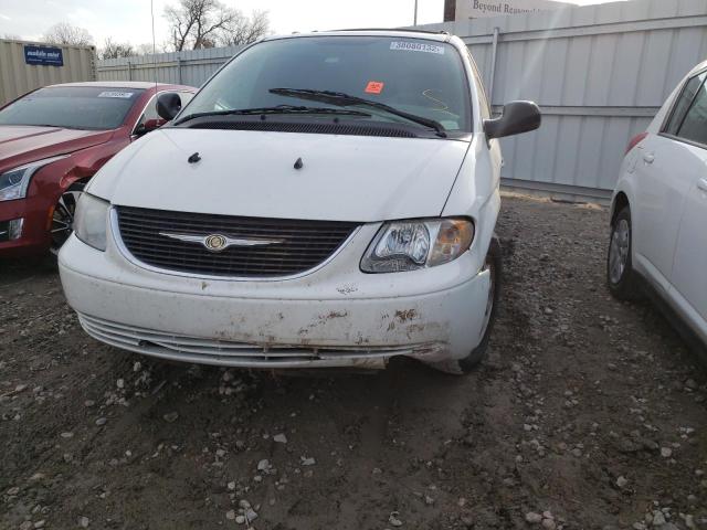 Photo 8 VIN: 2C4GP74L13R117183 - CHRYSLER TOWN &AMP COU 