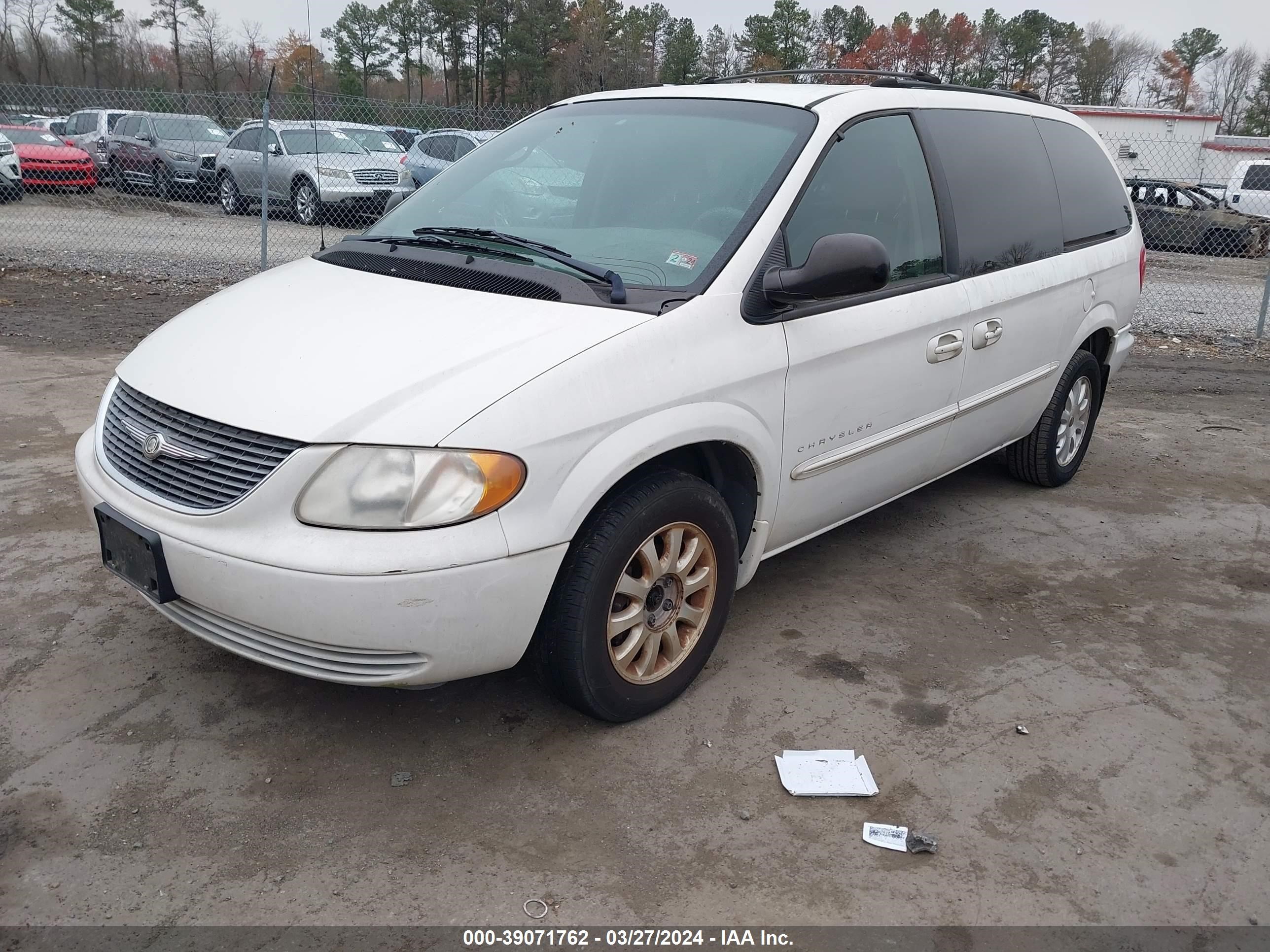 Photo 1 VIN: 2C4GP74L61R392173 - CHRYSLER TOWN & COUNTRY 