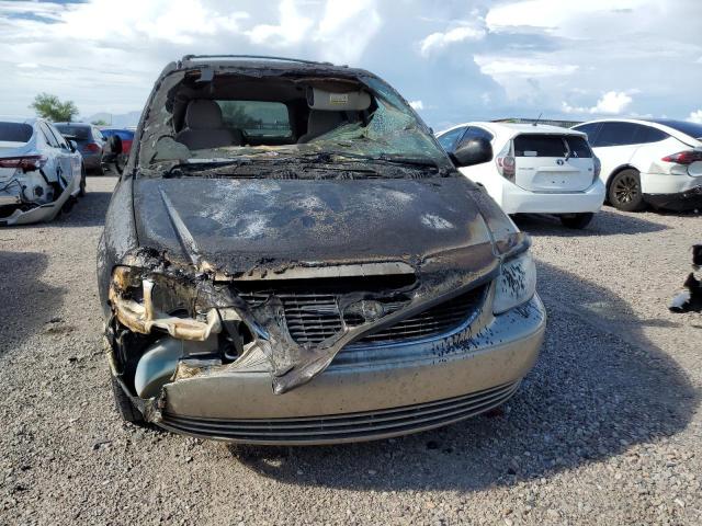 Photo 4 VIN: 2C4GP74L72R792356 - CHRYSLER TOWN & COU 